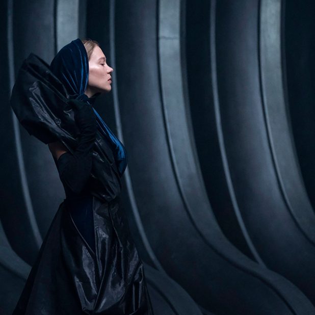 Dame Margot Fenring, l'une des sœurs du Bene Gesserit de l'univers de Dune, jouée par Léa Seydoux, qui pourrait n'être qu'une forme de cyborg - © Legendary Pictures