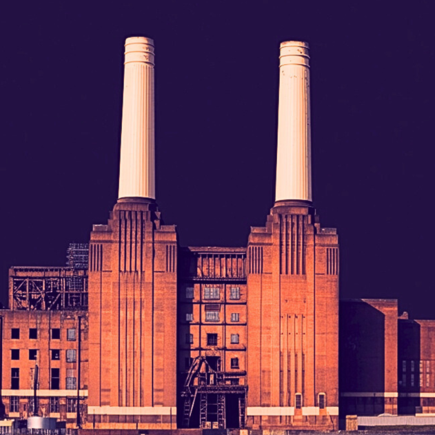 La mythique centrale Battersea Power Station, immortalisée par les Pink Floyd sur la pochette de Animals (1977). Montage Telescope.